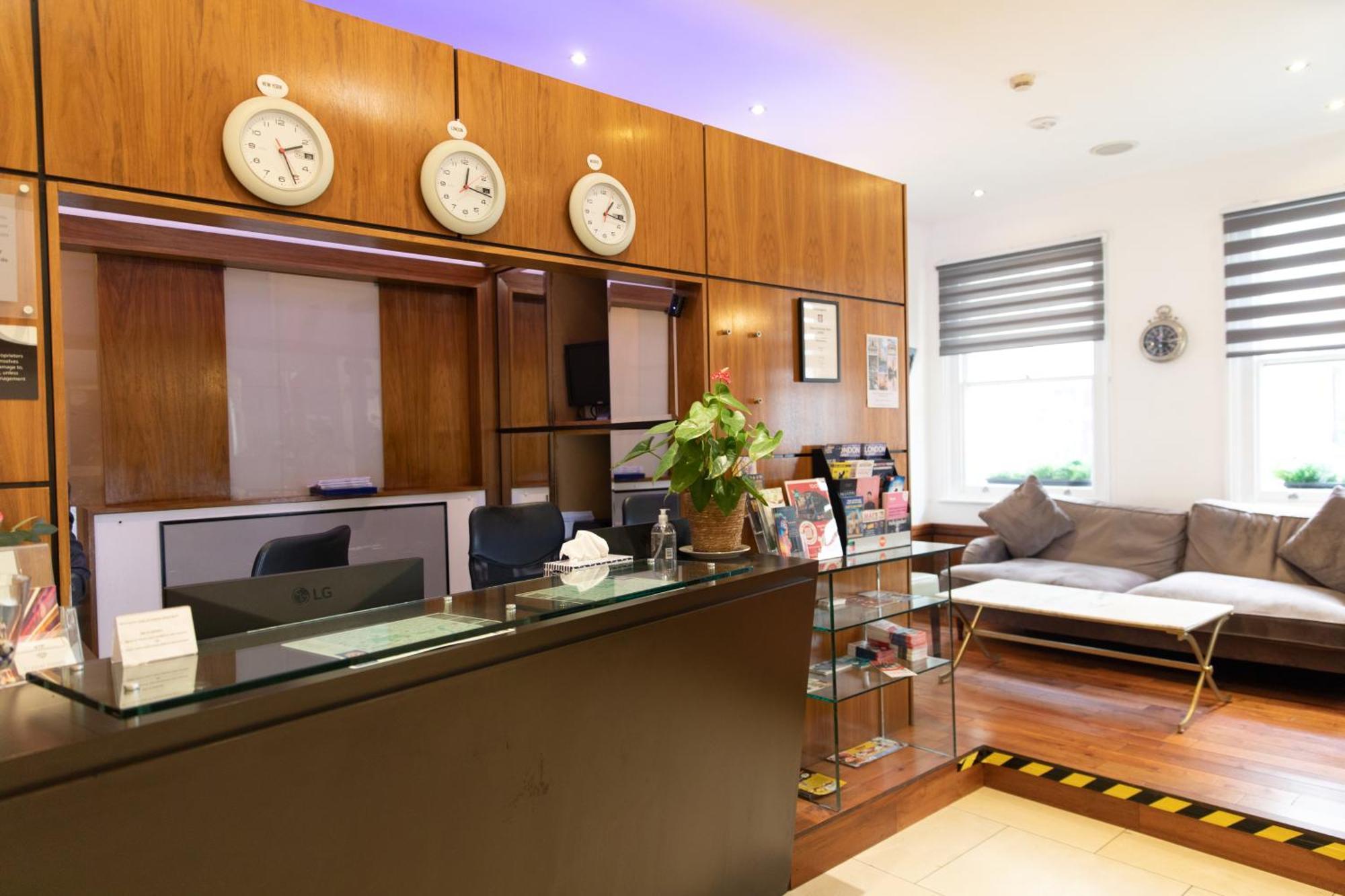 Duke Of Leinster Hotel Лондон Екстериор снимка