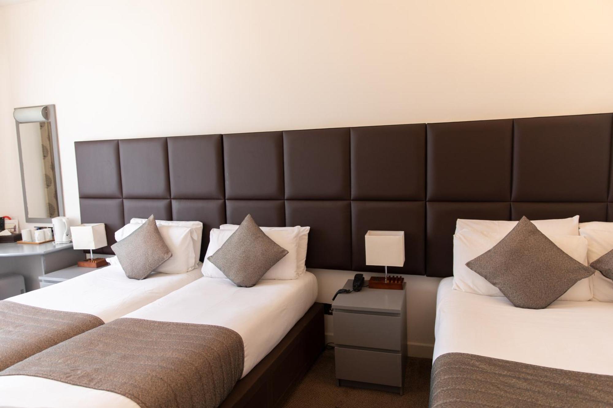 Duke Of Leinster Hotel Лондон Екстериор снимка