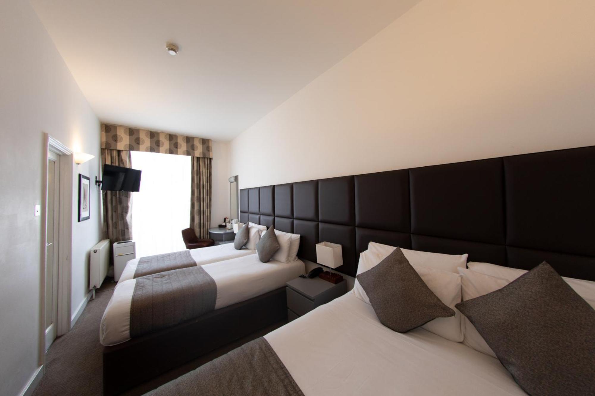 Duke Of Leinster Hotel Лондон Екстериор снимка