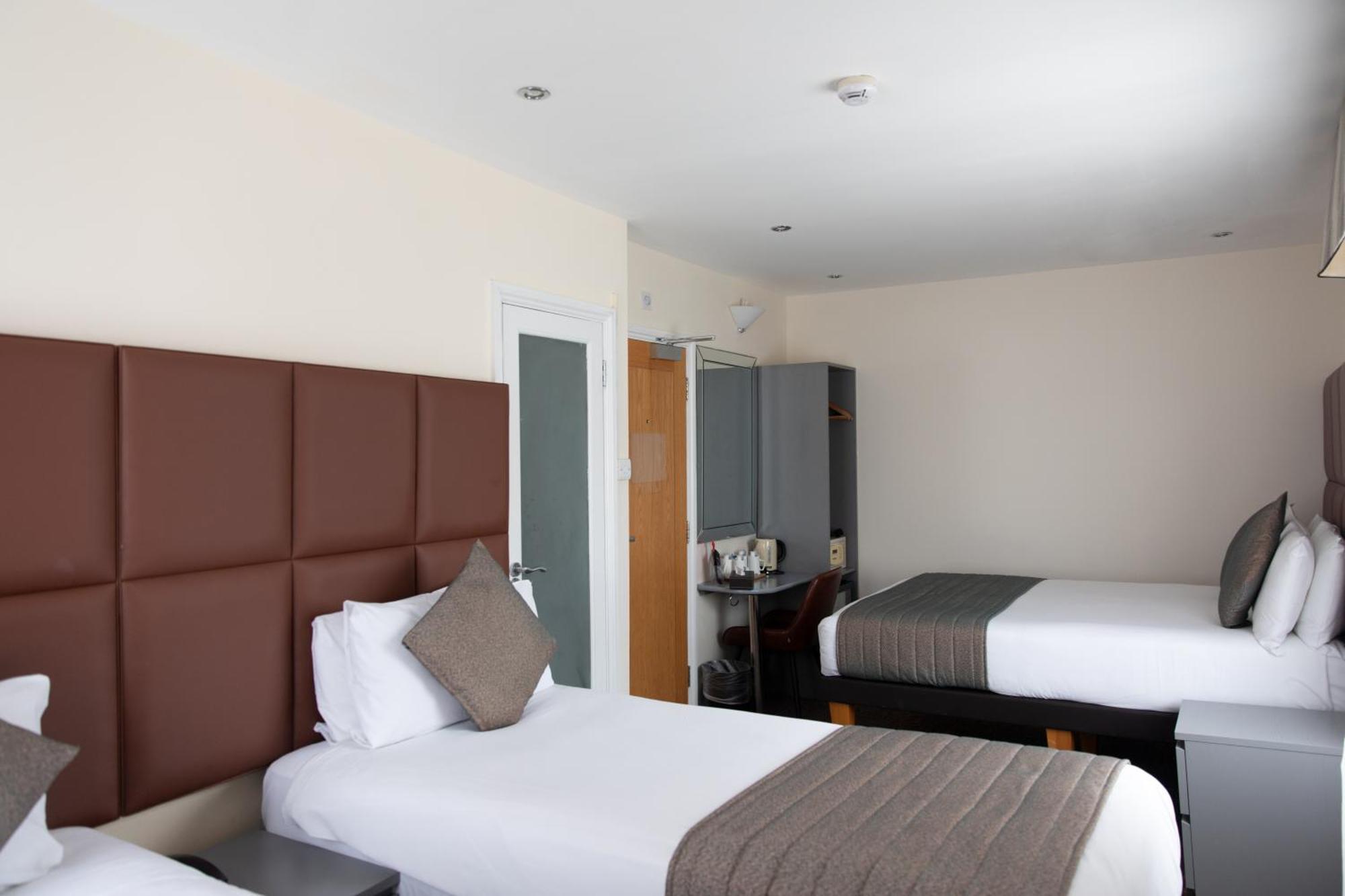 Duke Of Leinster Hotel Лондон Екстериор снимка