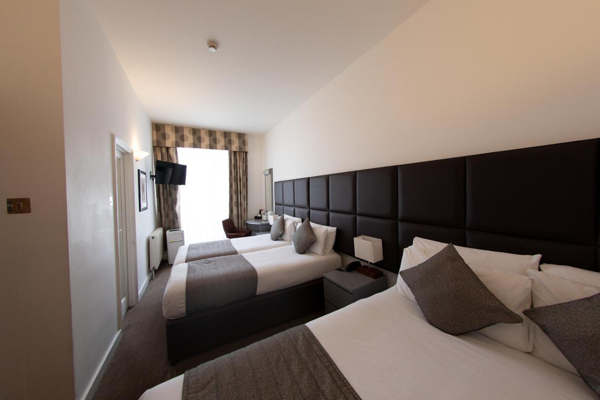 Duke Of Leinster Hotel Лондон Екстериор снимка