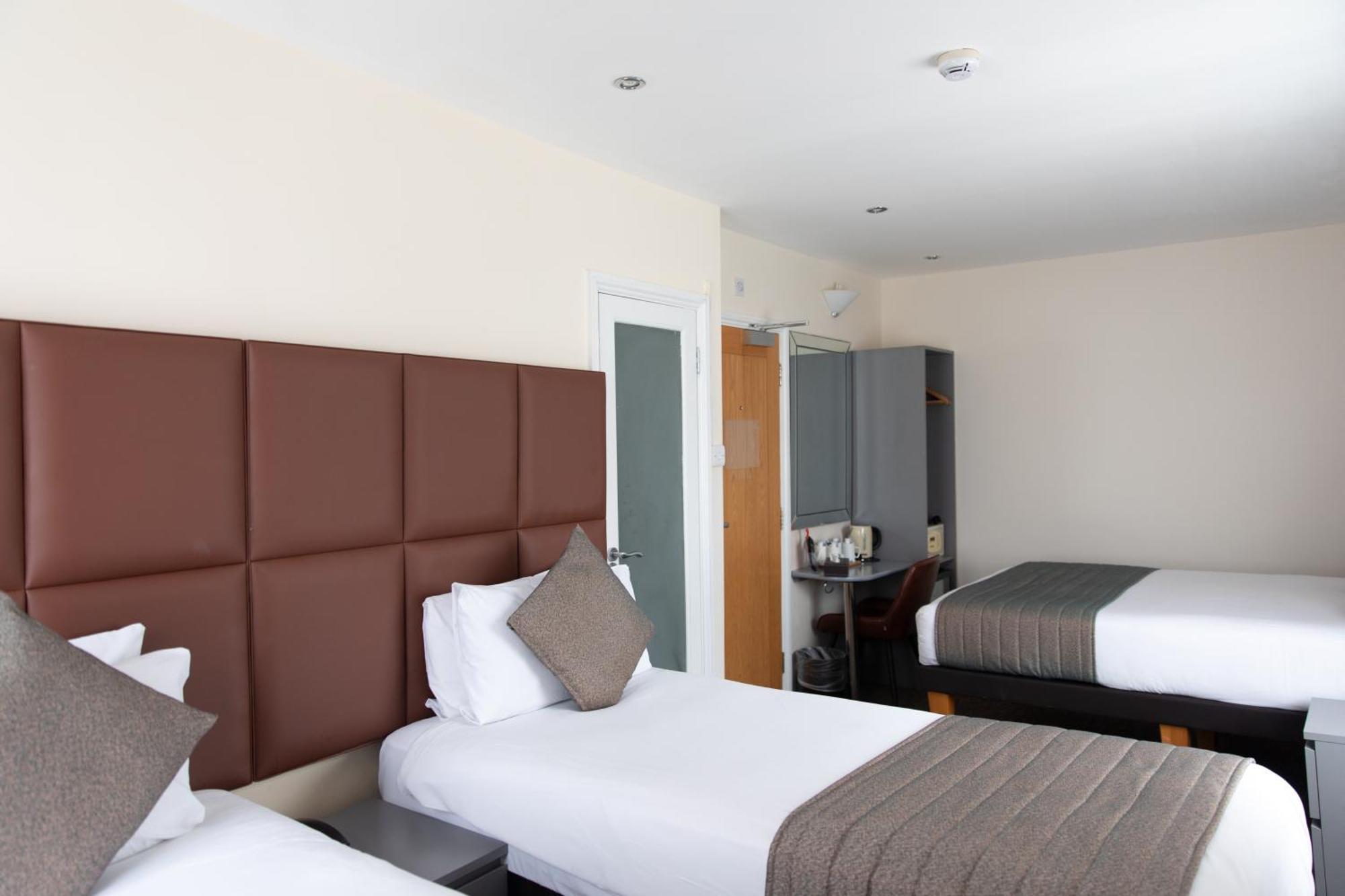 Duke Of Leinster Hotel Лондон Екстериор снимка