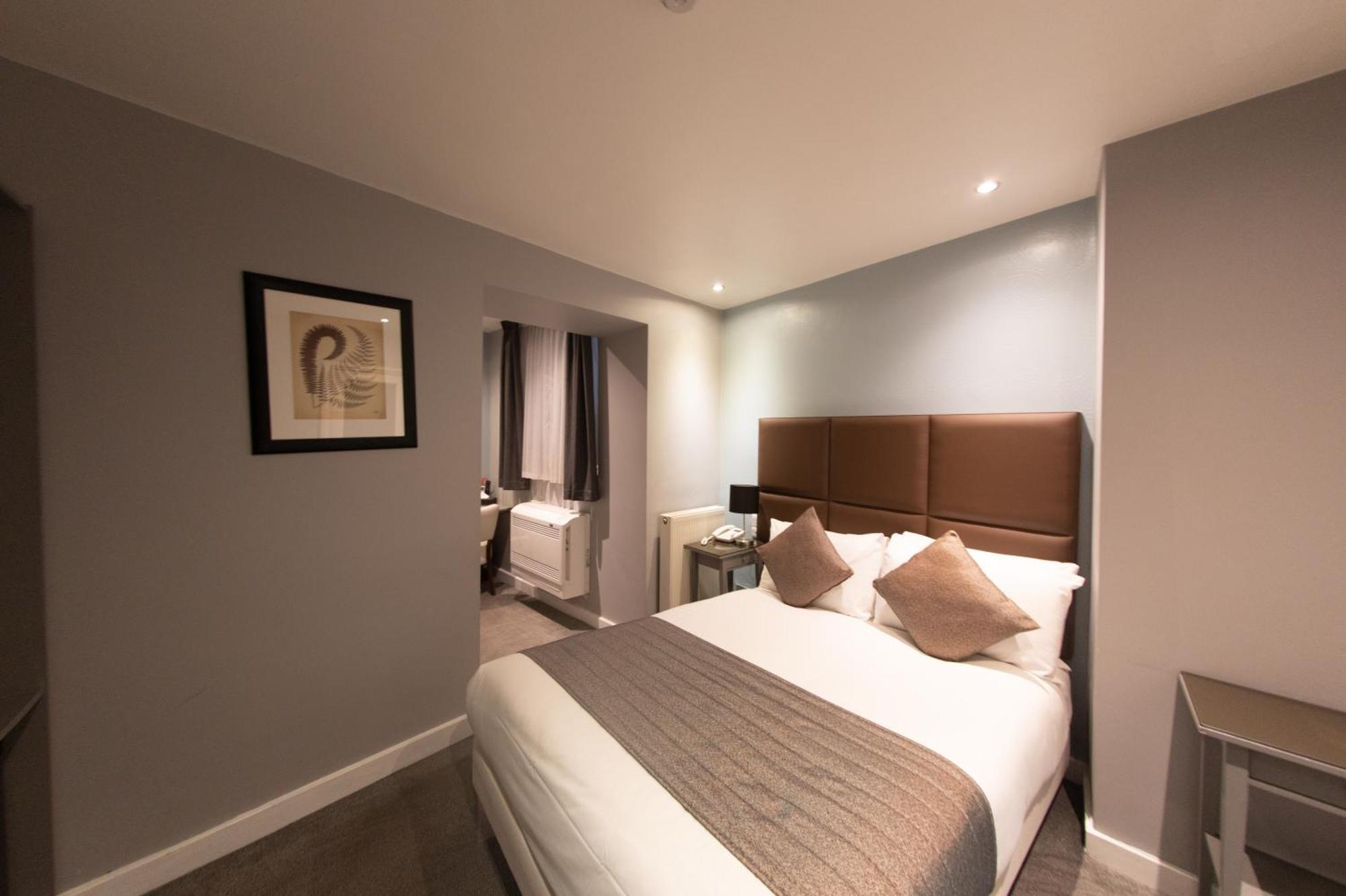 Duke Of Leinster Hotel Лондон Екстериор снимка