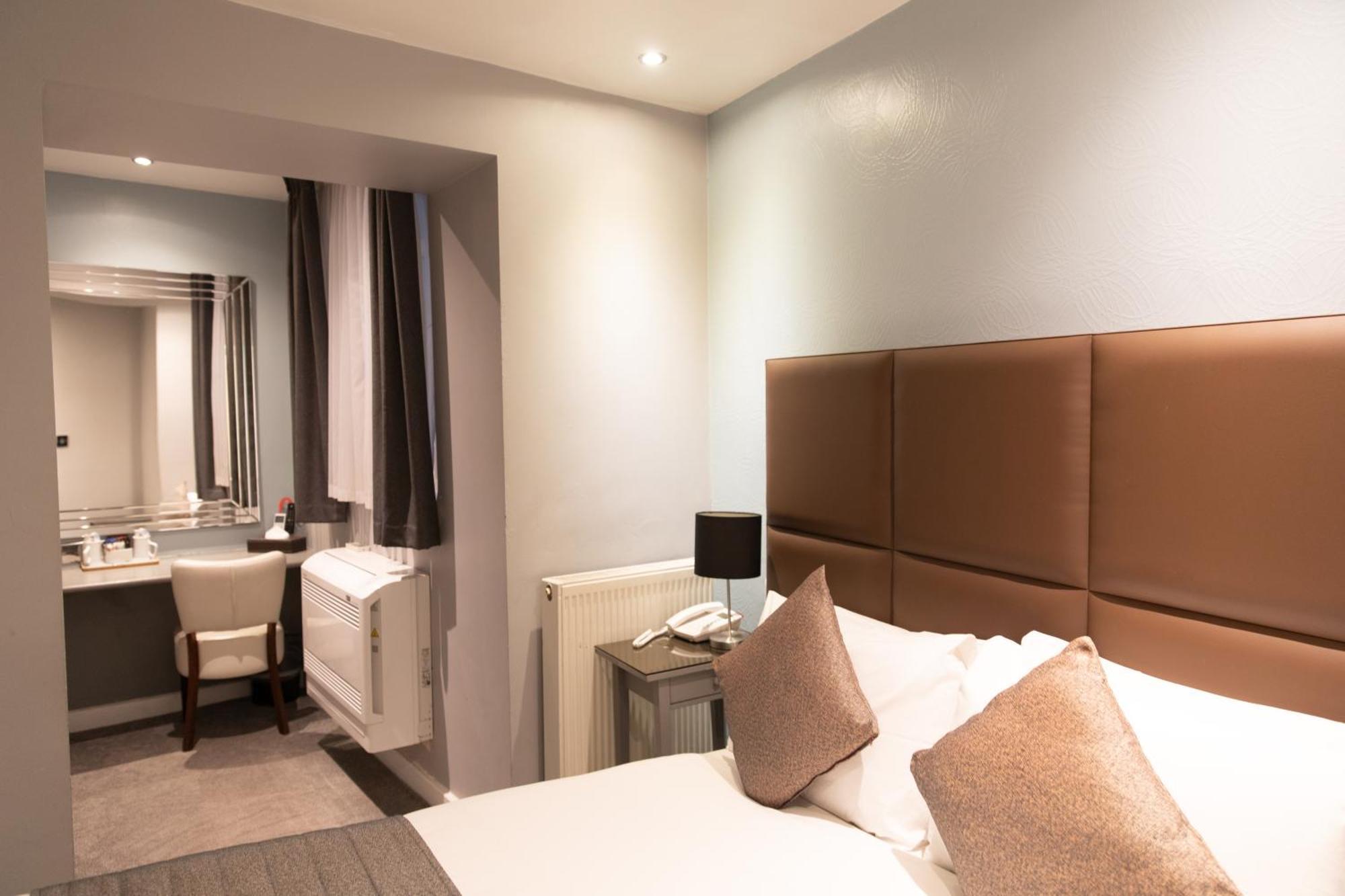 Duke Of Leinster Hotel Лондон Екстериор снимка