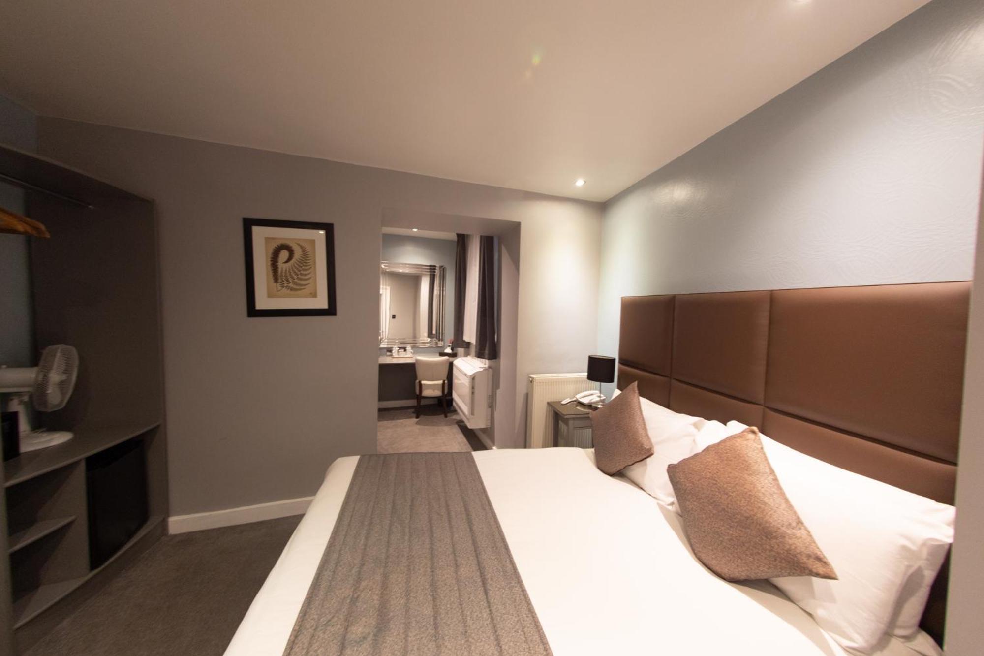 Duke Of Leinster Hotel Лондон Екстериор снимка