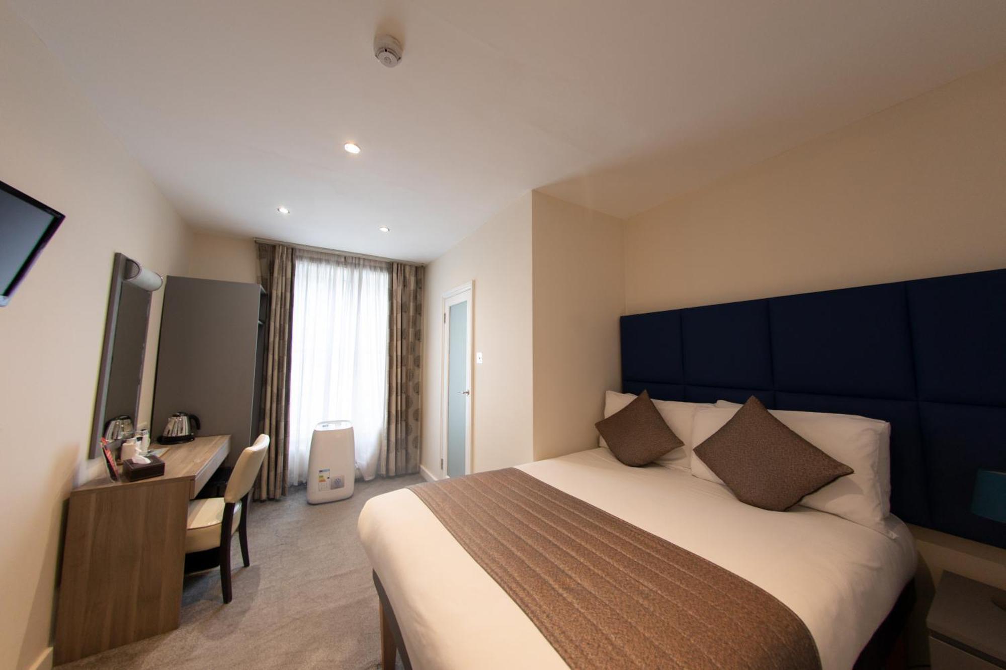 Duke Of Leinster Hotel Лондон Екстериор снимка