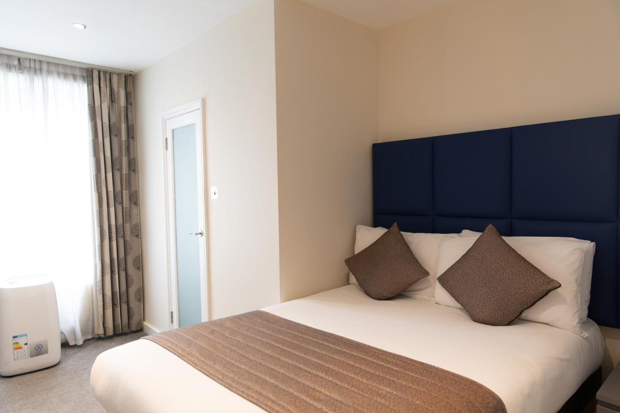 Duke Of Leinster Hotel Лондон Екстериор снимка